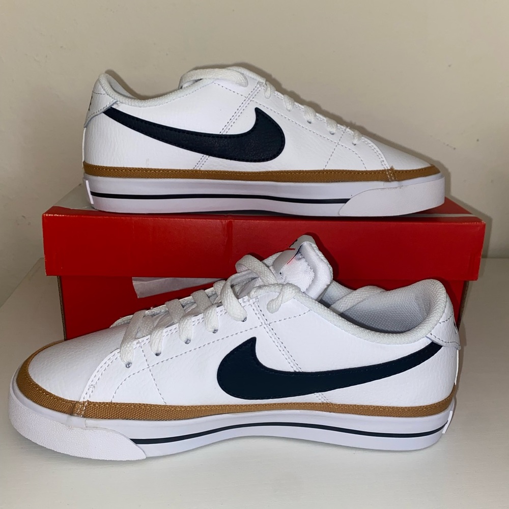 Nike Court Legacy Women’s Size 7. White/Desert Ochre/Team Orange/Black.